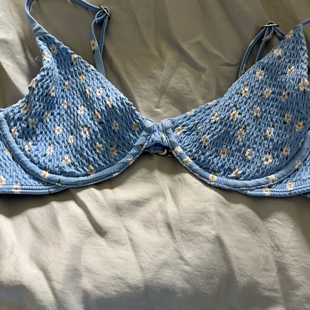 Hollister Blue Floral Women's Bikini Top
